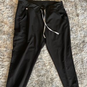 FIGS black jogger scrub pant size large